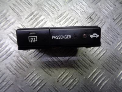 Перемикач підігрів задній скло avensis t25 фото №1