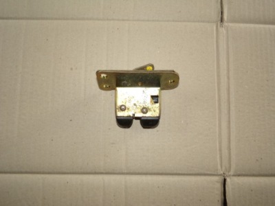 Замок кришки багажника volvo v40 s40 фото №1