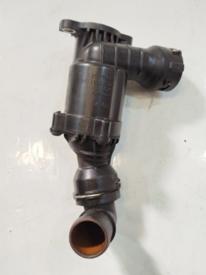 Корпус термостата vw passat b8 1.6 tdi dcx 04l121111h фото №1