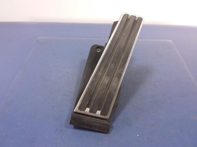 Panamera i 970 педаль потенциометр газа 97042302100 фото №1