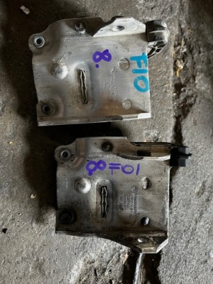 8 bmw кронштейн радіатор праве 7186514 фото №1