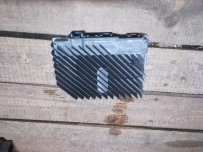 Підсилювач радіо gmc yukon escalade suburban 2015+ фото №1