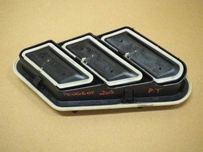 Решётка вентиляции правый задняя peugeot 207 фото №1