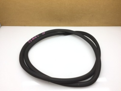 Citroen c3 aircross прокладка кузовна ніша двері ліва задня фото №1