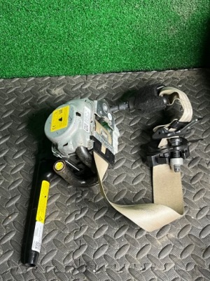 140 alfa romeo stelvio ремень безопасности перед правый натяжитель 01561244020 фото №1