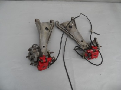 Важіль лівий задній ступиця поворотний кулак задня ligier microcar 2015 фото №1