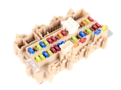 Коробка запобіжників nissan qashqai x-trail renault kadjar 252307990a фото №1