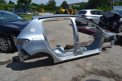 Dacia sandero ii чверть задня права крила 20r фото №1