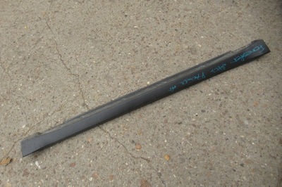 Subaru forester 11r молдинг поріг права фото №1