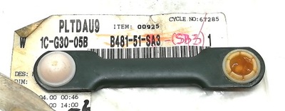 Кронштейн регулировки свет mazda 323 b48151sb3 оригинальный номер фото №1