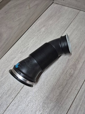 12188. audi a1 a3 труба впуск воздуха 5q0129684e фото №1