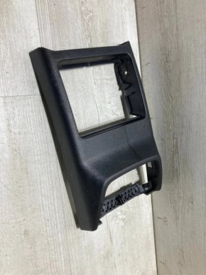 Skoda octavia mk3 5e iii рамка тунель задня фото №1