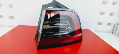 Tesla model 3 / y лампа задняя правая led 1502087-00-d фото №1