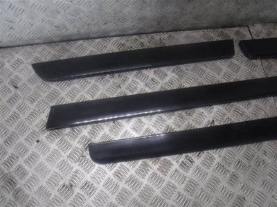 Молдинг двері права задня audi a4 b6 1.8t фото №1