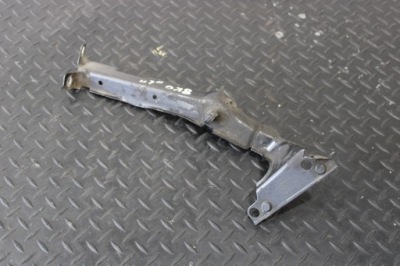 Halter des Kotflügels links vorne AUDI A4 B8 8K0 8K9 8K0821135