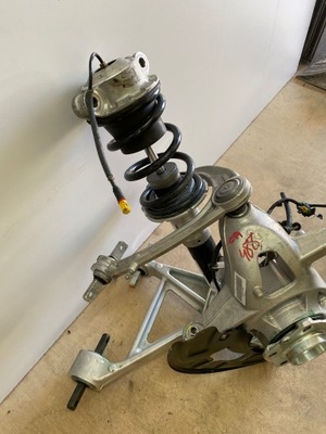 Ferrari 488 gtb підвіска лівий перед поворотний кулак фото №1