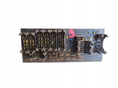 Коробка предохранителей audi 100 a6 c4 1994-1997 год 443941822 фото №1