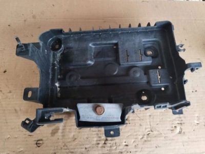 Основание аккумулятор opel corsa d 1.3 cdti 13235642 фото №1