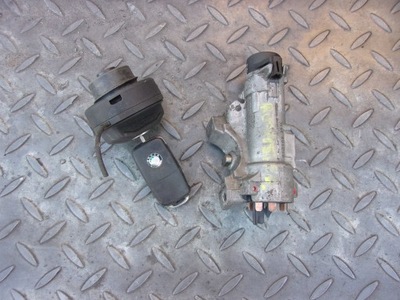 Fabia ii roomster замок зажигания ключ крышка топлива фото №1