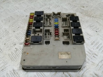 Коробка запобіжників renault clio iii modus 674660b фото №1