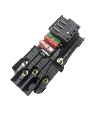 Mercedes ml w164 коробка запобіжників 2115452601 фото №1