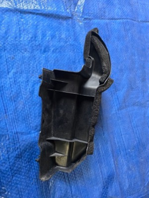 Toyota auris ii e18 воздуховод воздуха правая nowa оригинальный номер 16593-0t030 фото №1