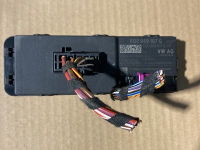 Модуль крышки электрический vw passat b8 5q0959107g фото №1