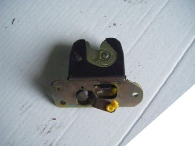 Mitsubishi carisma 1.8 97r замок крышки задняя фото №1