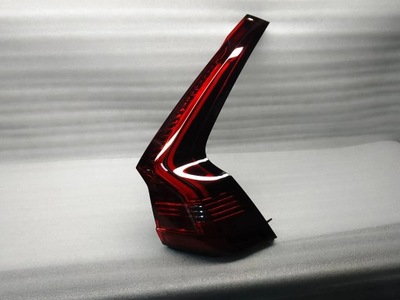 Volvo v60 ii cross country 2020 лампа задня права фото №1