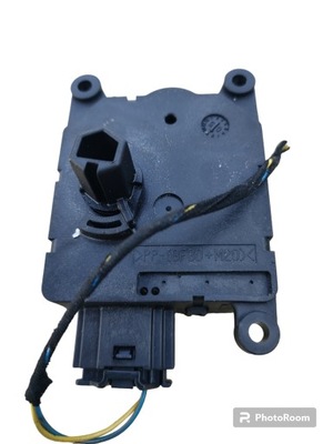 Mercedes моторчик заслонка обдув 1698203042 фото №1