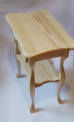 Stolik z drewna sosnowego
