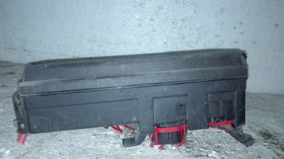 Коробка запобіжників opel 13112917aj фото №1