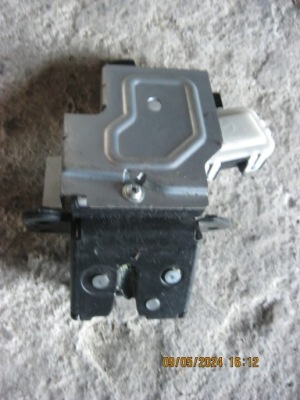 Замок крышки багажника mazda 2 de 2008 c6728 фото №1