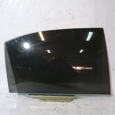 Toyota avensis t25 sedan стекло дверь задняя правая фото №1