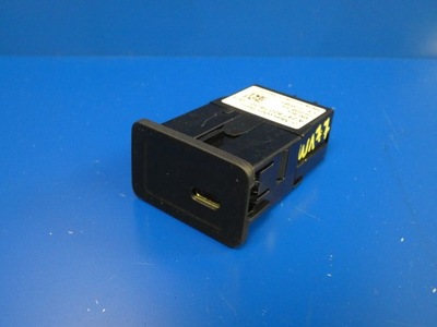 Mercedes a w177 роз'єм port usb-c usb фото №1