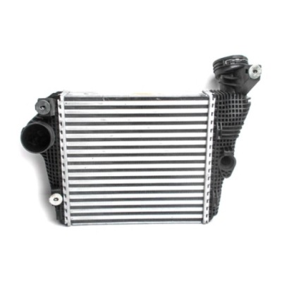 Радиатор воздуха интеркулер к porsche macan фото №1