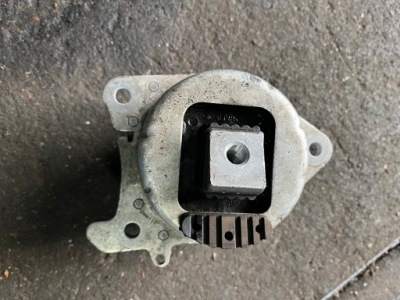 62 alfa romeo stelvio подушка двигуна 505515100 фото №1