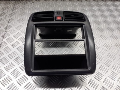 Решётка средняя обдув консоль mitsubishi space star фото №1