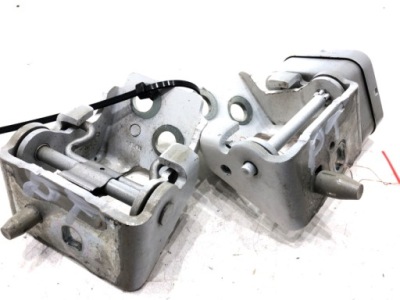 Обмежувач двері задня правий citroen c3 picasso 1.2 thp 110km 15-22 фото №1