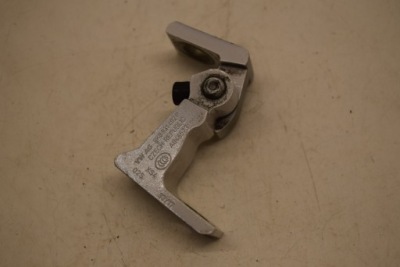 Skoda fabia iii петля двері правий перед/зад 8k0831402p фото №1