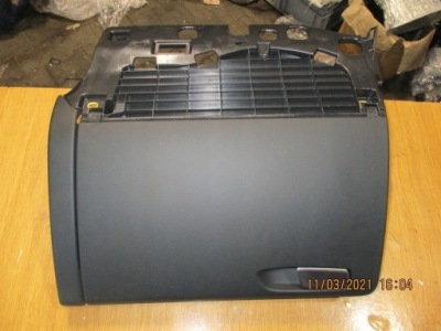 Бардачок панелі audi 8k1857035 фото №1