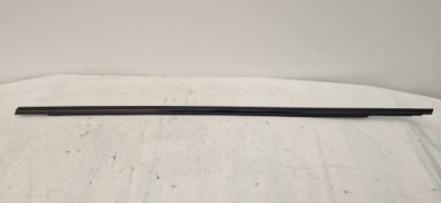 Audi q5 80a молдинг ущільнювач скло перед ліва фото №1