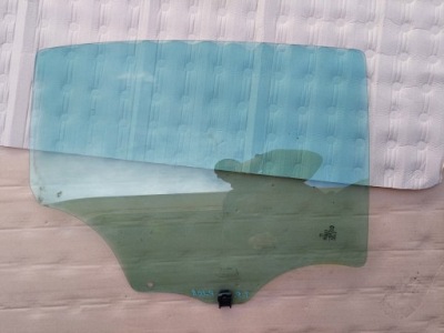 Скло двері задня правий peugeot 208 hb 12-18rok фото №1