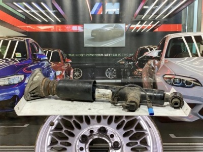 Bmw f20 f21 vdc амортизатор лівий задній 6857963 фото №1