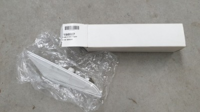 Mclaren mp4 оригинал правый новый отражатель габаритный фонарь фото №1