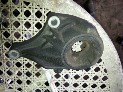 Opel meriva a - кронштейн двигуна 24415545 фото №1