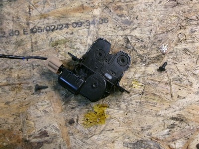 Renault twingo iii замок крышки задняя багажника фото №1