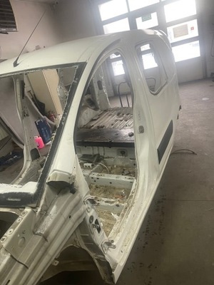 Peugeot partner 2011 блок двигателя крышный правый левый фото №1