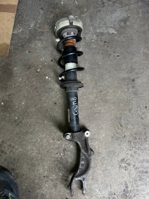 Амортизатор передній перед правий audi a4 a5 8w b9 фото №1