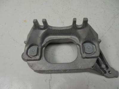Кронштейн подушка двигуна коробки 112536909r renault clio v 1,5 dci 20r. фото №1